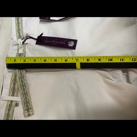 NWT Gloria Vanderbilt White Slimming Capris Sz. 6 - Picture 9 of 16